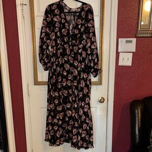Elegant Floral Long Sleeve Dress in Black and Pink